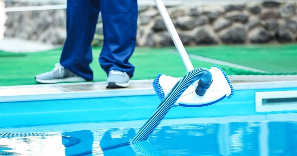 Swimming-Pool-Maintenance-in-Dubai