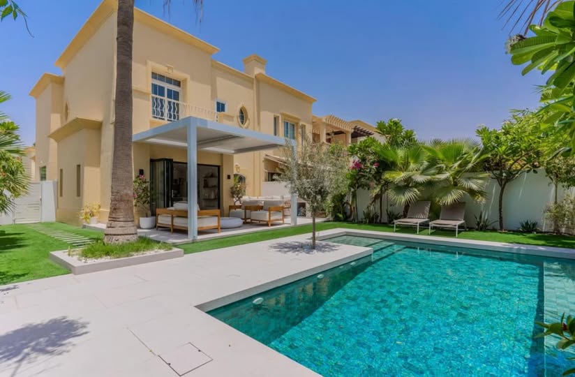 Villa-front-yard-Landscaping