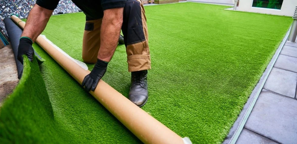 artificial-grass-installation-dubai